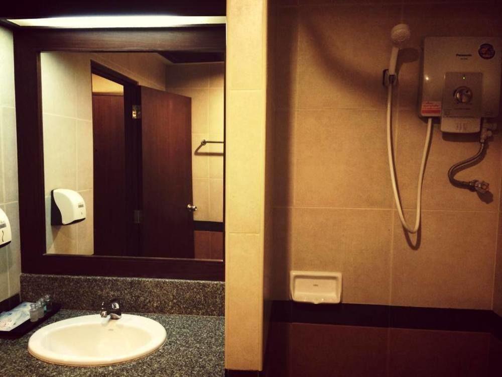 Nipa Garden Hotel Surat Thani Exterior photo